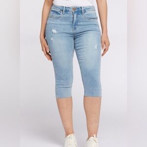 Seven 7 Women's Light Wash Breezy Crop Raw Hem Distressed Denim Jeans Size 8
